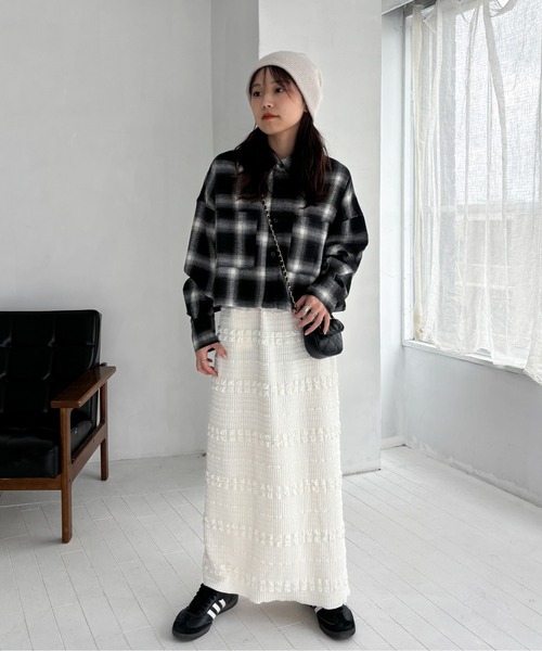 EPIMI E'PIMMY（エピミエピミー）の「ショート丈オンブレチェックシャツ（シャツ/ブラウス・レディース・アイボリー/ブラック/ブラウン・MEDIUM）」の14枚目の写真