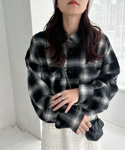 EPIMI E'PIMMY（エピミエピミー）の「ショート丈オンブレチェックシャツ（シャツ/ブラウス・レディース・アイボリー/ブラック/ブラウン・MEDIUM）」の17枚目の写真