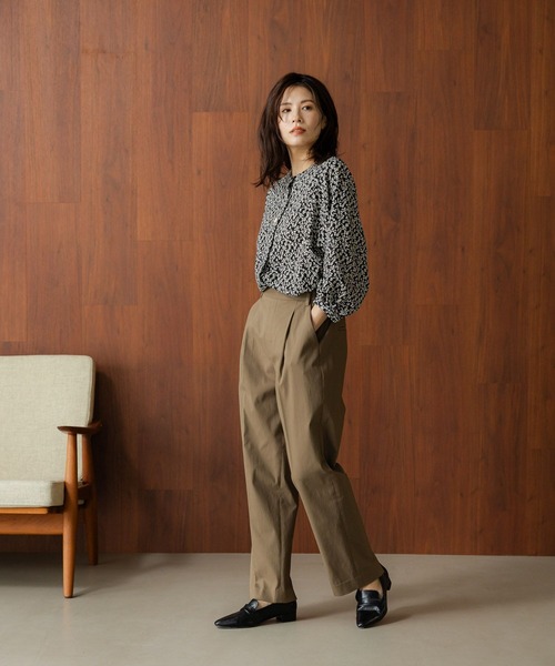 Elura（エルーラ）の「2WAYフラワープリントブラウス/144318（シャツ/ブラウス・レディース・ネイビー/ブラック/ダークネイビー/ブラック系その他・FREE/MEDIUM/LARGE）」の14枚目の写真