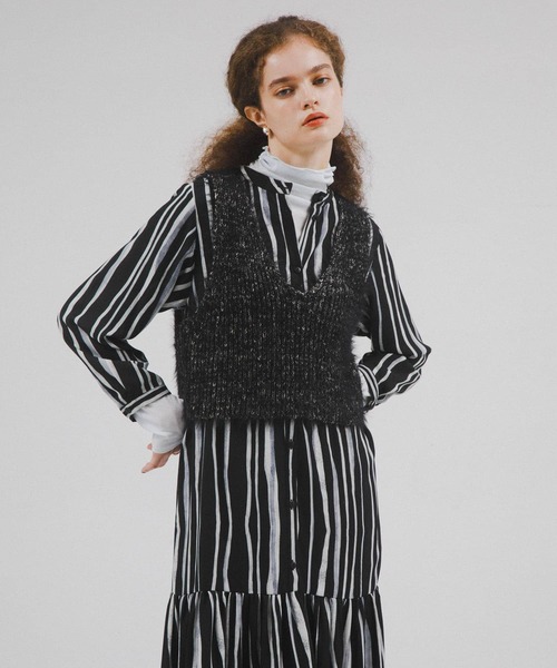 URBAN RESEARCH（アーバンリサーチ）の「ラメミックスシャギーニットベスト（ベスト・レディース・ライトグレー/ブラック・FREE）」の7枚目の写真