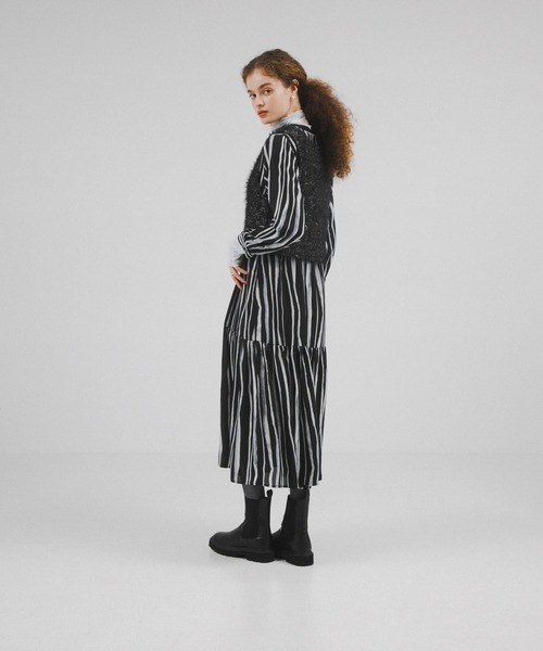 URBAN RESEARCH（アーバンリサーチ）の「ラメミックスシャギーニットベスト（ベスト・レディース・ライトグレー/ブラック・FREE）」の15枚目の写真