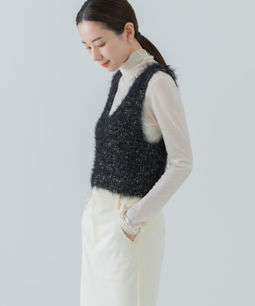 URBAN RESEARCH（アーバンリサーチ）の「ラメミックスシャギーニットベスト（ベスト・レディース・ライトグレー/ブラック・FREE）」の18枚目の写真