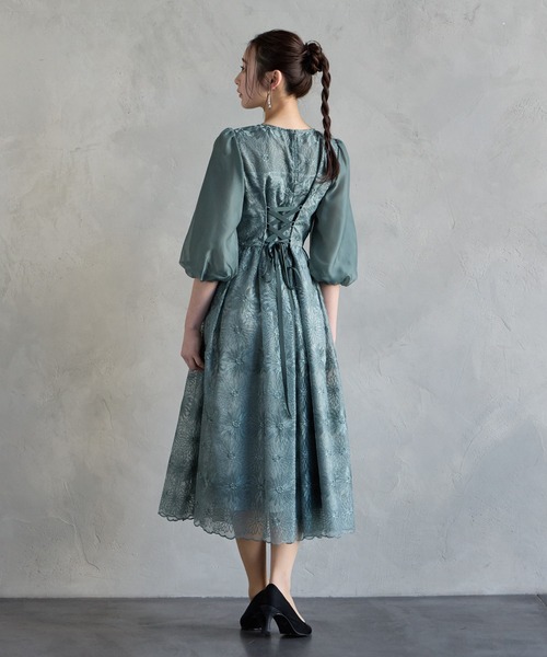 AIMER(エメ)の「オーガンジーフラワー刺繍ボリュームスリーブパーティードレス 結婚式 お呼ばれ ドレス 20代 30代(ドレス・レディース・ピンク/ラベンダー/スモーキーグリーン系・SMALL/MEDIUM)」の22枚目の写真