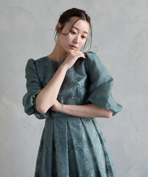 AIMER(エメ)の「オーガンジーフラワー刺繍ボリュームスリーブパーティードレス 結婚式 お呼ばれ ドレス 20代 30代(ドレス・レディース・ピンク/ラベンダー/スモーキーグリーン系・SMALL/MEDIUM)」の21枚目の写真