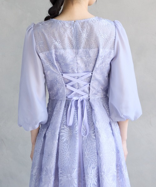 AIMER(エメ)の「オーガンジーフラワー刺繍ボリュームスリーブパーティードレス 結婚式 お呼ばれ ドレス 20代 30代(ドレス・レディース・ピンク/ラベンダー/スモーキーグリーン系・SMALL/MEDIUM)」の15枚目の写真