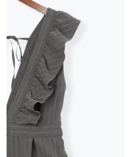 Te chichi TERRASSE（テチチテラス）の「フリルサロペット（サロペット/オーバーオール・レディース・チャコールグレー/ブラック/モカ・F）」の16枚目の写真