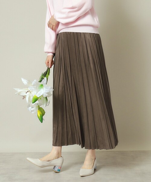 ITS'DEMO（イッツデモ）の「◆【ウエストゴム／手洗い可】フェイクスエードプリーツスカート（スカート・レディース・ナチュラル/ブルー/ライトグレー/ダークブラウン/マスタード/ピンク/ライトベージュ・00）」の3枚目の写真