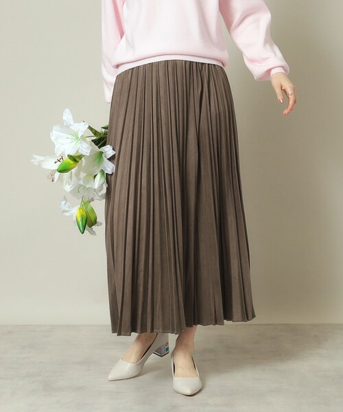 ITS'DEMO（イッツデモ）の「◆【ウエストゴム／手洗い可】フェイクスエードプリーツスカート（スカート・レディース・ナチュラル/ブルー/ライトグレー/ダークブラウン/マスタード/ピンク/ライトベージュ・00）」の16枚目の写真