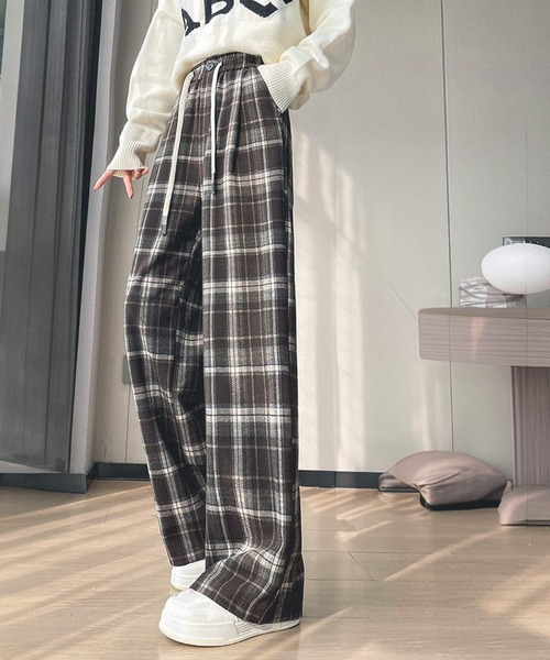Amulet(アミュレット)の「チェック柄ワイドパンツ(その他パンツ・レディース・ブラウン/ブラック・L/M)」の4枚目の写真