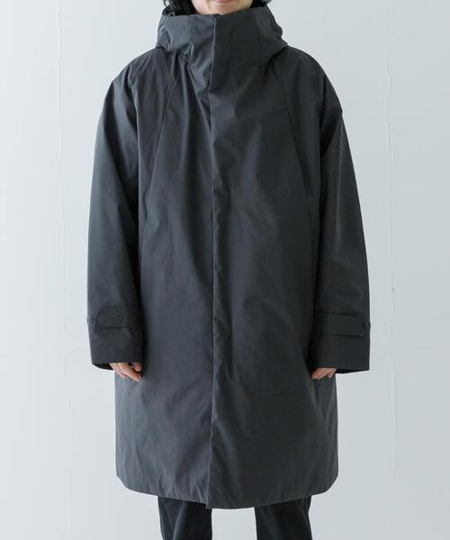 DESCENTE ALLTERRAIN（デサント　オルテライン）の「DESCENTE ALLTERRAIN　HYBRID INSULATED COAT（ダウンジャケット/コート・メンズ・グレー/ブラック・MEDIUM/LARGE/O）」の3枚目の写真