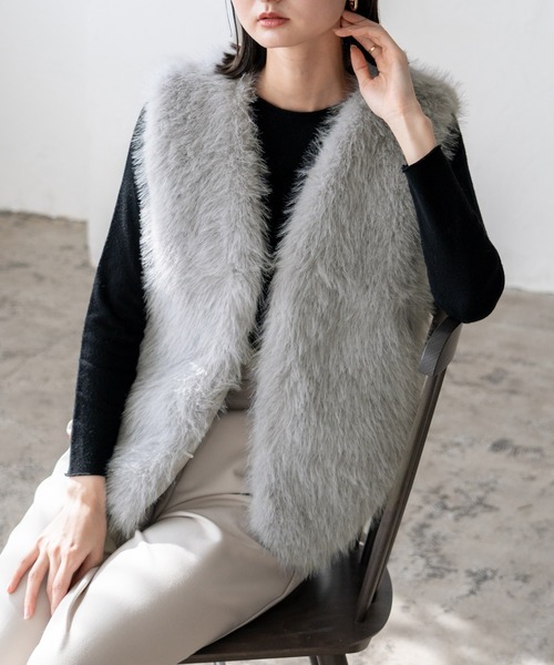 VitaFelice（ヴィータフェリーチェ）の「ショート丈　ファーベスト（ベスト・レディース・ブラック/ベージュ系その他/ライトグレー・FREE）」の19枚目の写真