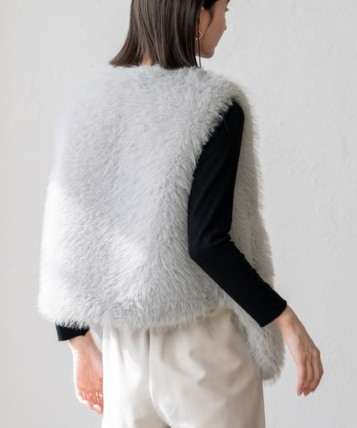 VitaFelice（ヴィータフェリーチェ）の「ショート丈　ファーベスト（ベスト・レディース・ブラック/ベージュ系その他/ライトグレー・FREE）」の9枚目の写真