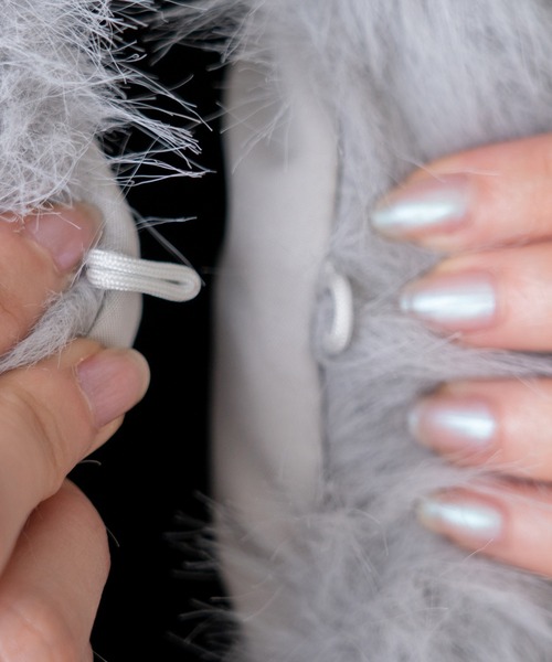 VitaFelice（ヴィータフェリーチェ）の「ショート丈　ファーベスト（ベスト・レディース・ブラック/ベージュ系その他/ライトグレー・FREE）」の11枚目の写真