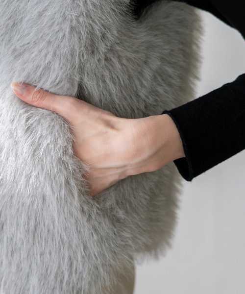 VitaFelice（ヴィータフェリーチェ）の「ショート丈　ファーベスト（ベスト・レディース・ブラック/ベージュ系その他/ライトグレー・FREE）」の14枚目の写真