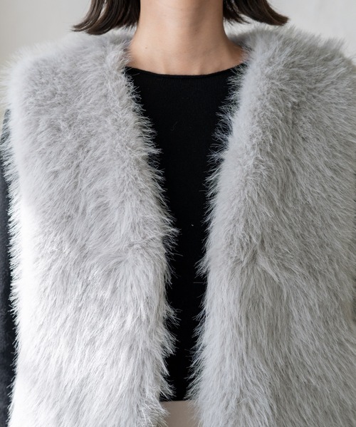 VitaFelice（ヴィータフェリーチェ）の「ショート丈　ファーベスト（ベスト・レディース・ブラック/ベージュ系その他/ライトグレー・FREE）」の15枚目の写真