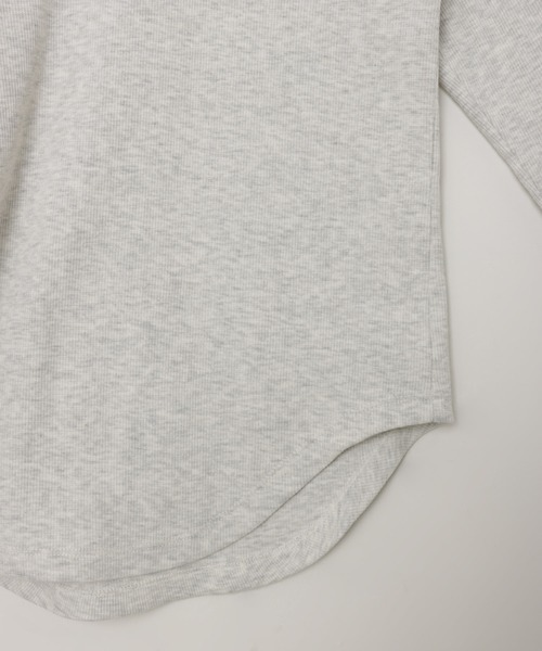 andme(アンドミー)の「【新色追加】テレコリブ2way袖ボタントップス(Tシャツ/カットソー・レディース・キナリ/オートミール/チャコールグレー/ブラック/ブラウン・FREE)」の8枚目の写真