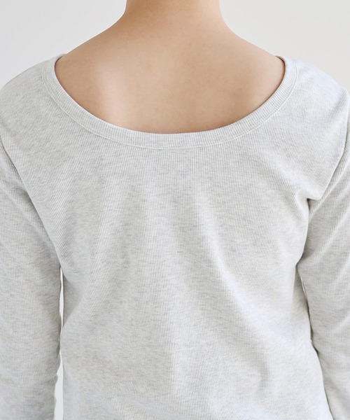 andme(アンドミー)の「【新色追加】テレコリブ2way袖ボタントップス(Tシャツ/カットソー・レディース・キナリ/オートミール/チャコールグレー/ブラック/ブラウン・FREE)」の15枚目の写真