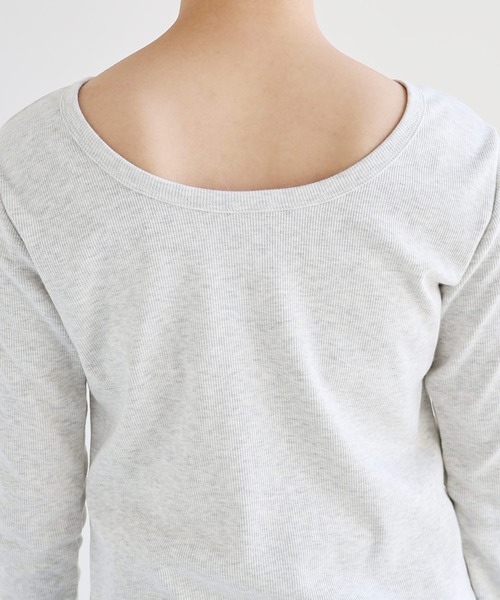 andme(アンドミー)の「【新色追加】テレコリブ2way袖ボタントップス(Tシャツ/カットソー・レディース・キナリ/オートミール/チャコールグレー/ブラック/ブラウン・FREE)」の13枚目の写真