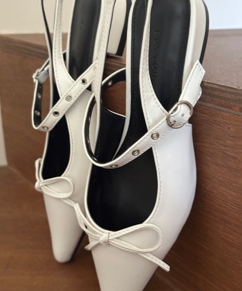 by muni:r（バイ ムニール）の「バックルストラップリボンパンプス（パンプス・レディース・ホワイト/ブラック・23.5cm/25.0cm/24.0cm/23.0cm/24.5cm）」の10枚目の写真
