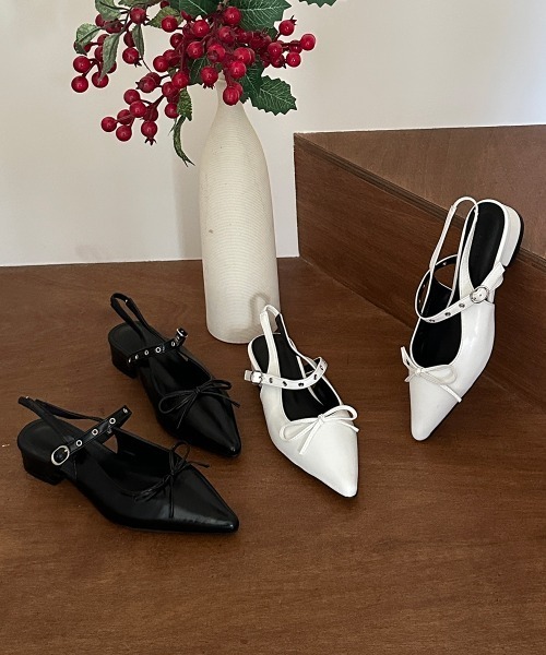 by muni:r（バイ ムニール）の「バックルストラップリボンパンプス（パンプス・レディース・ホワイト/ブラック・23.5cm/25.0cm/24.0cm/23.0cm/24.5cm）」の20枚目の写真