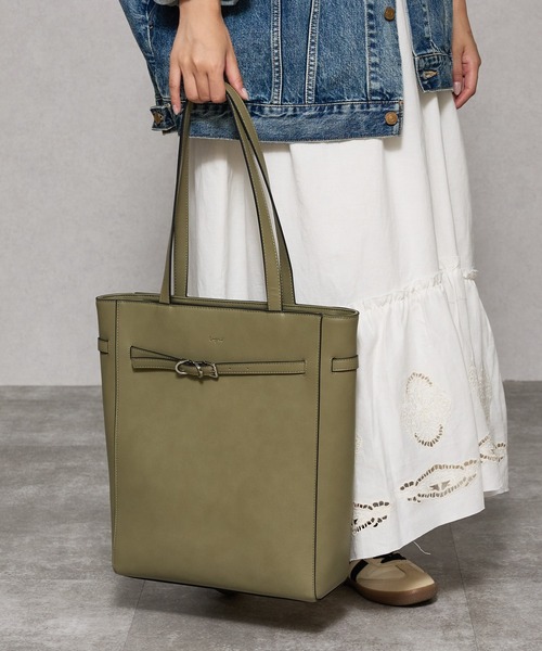 Ungrid(アングリッド)の「【Ungrid/アングリッド】シンプルベルト ラージトート 大容量 A4トート 通勤通学 リクルート(トートバッグ・レディース・ブラック/アイボリー/オリーブ/キャメル/ダークベージュ・FREE)」の4枚目の写真