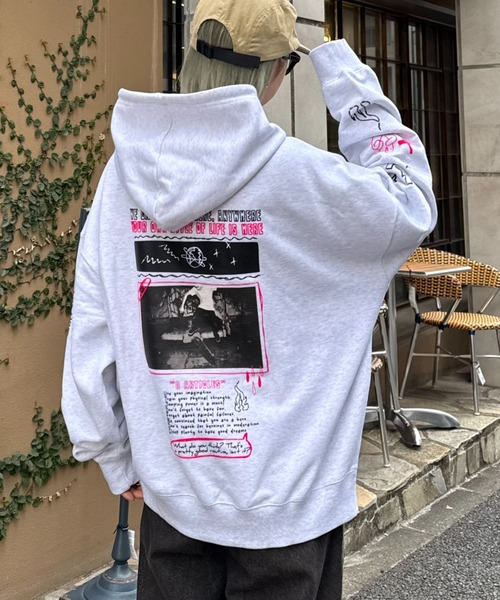 SOUNDSGOOOOD（サウンズグッド）の「【SOUNDS GOOOOD / サウンズグッド】アソートプリントZIPパーカー（パーカー・メンズ・レッド/ライトグレー・ONE SIZE）」の2枚目の写真