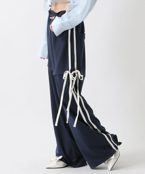 FOREVER 21（フォーエバー トゥエンティーワン）の「【2025SS】2WAYラインジャージパンツ（その他パンツ・レディース・ネイビー/イエロー/ブルー・SMALL/MEDIUM）」の2枚目の写真