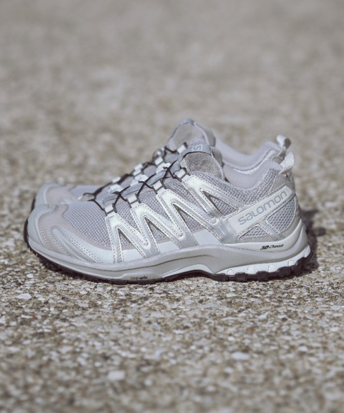 SALOMON（サロモン）の「XA PRO 3D　L41617500（スニーカー・メンズ・シルバー・23.0cm/23.5cm/24.0cm/24.5cm/25.0cm/25.5cm/26.0cm/26.5cm/27.0cm/27.5cm/28.0cm/28.5cm/29.0cm/30.0cm/22.5cm）」の2枚目の写真