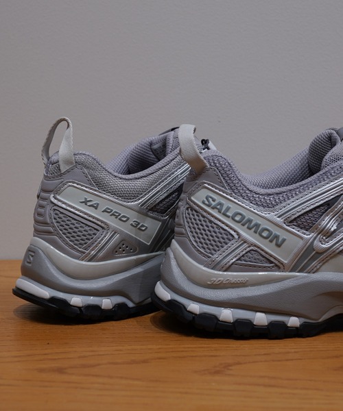 SALOMON（サロモン）の「XA PRO 3D　L41617500（スニーカー・メンズ・シルバー・23.0cm/23.5cm/24.0cm/24.5cm/25.0cm/25.5cm/26.0cm/26.5cm/27.0cm/27.5cm/28.0cm/28.5cm/29.0cm/30.0cm/22.5cm）」の3枚目の写真