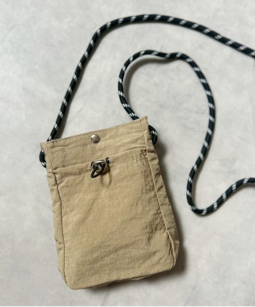 Port(ポート)の「【 Port / ポート 】 ドローコード ミニ ショルダーバッグ(ショルダーバッグ・レディース・ブラック/カーキ/アイボリー/ブルー/オレンジ/パープル/ベージュ・FREE)」の3枚目の写真