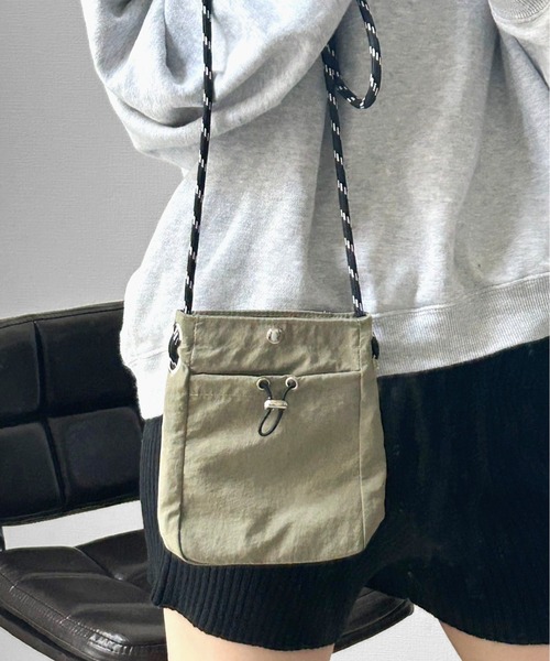 Port(ポート)の「【 Port / ポート 】 ドローコード ミニ ショルダーバッグ(ショルダーバッグ・レディース・ブラック/カーキ/アイボリー/ブルー/オレンジ/パープル/ベージュ・FREE)」の4枚目の写真