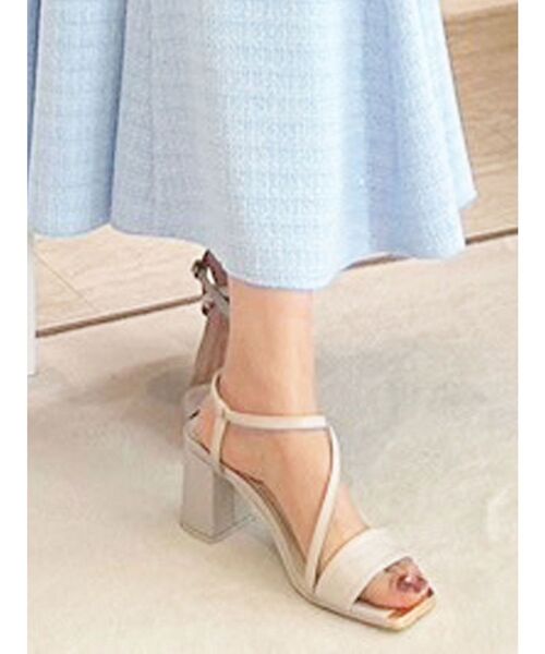 MERCURYDUO（マーキュリーデュオ）の「メタルパーツストラップサンダル（サンダル・レディース・オフホワイト/ブラック/ベージュ・36/38）」の3枚目の写真