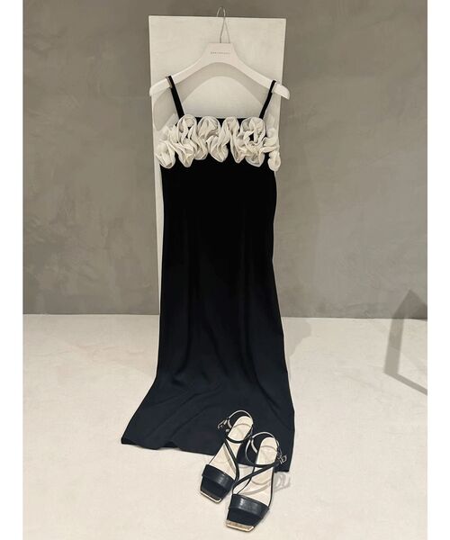 MERCURYDUO（マーキュリーデュオ）の「メタルパーツストラップサンダル（サンダル・レディース・オフホワイト/ブラック/ベージュ・36/38）」の17枚目の写真