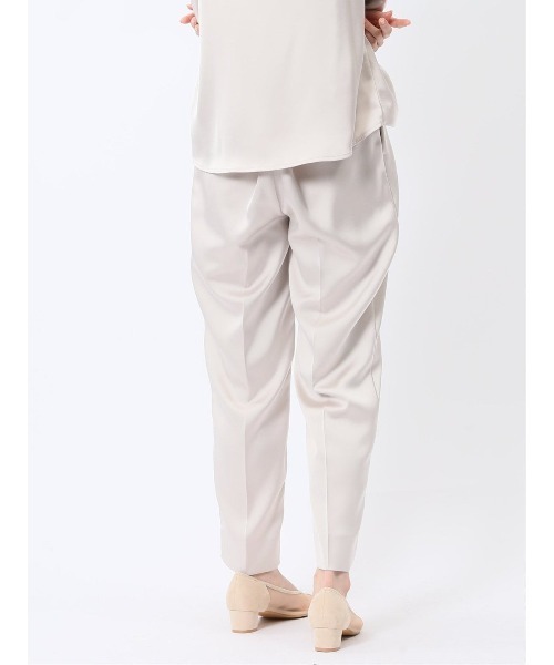 m.f.editorial（エムエフエディトリアル）の「【ハンドウォッシャブル】m.f.エディトリアル レディース 光沢サテン テーパードパンツ(セットアップ可能)（その他パンツ・レディース・ライトグレー/ネイビー・MEDIUM/LARGE）」の14枚目の写真