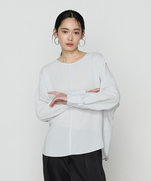 K.T KIYOKO TAKASE（キヨコタカセ）の「バックサテン ドルマンスリーブプルオーバー（シャツ/ブラウス・レディース・ロイヤルブルー/ネイビー/ライトグレー・9号/7号）」の18枚目の写真