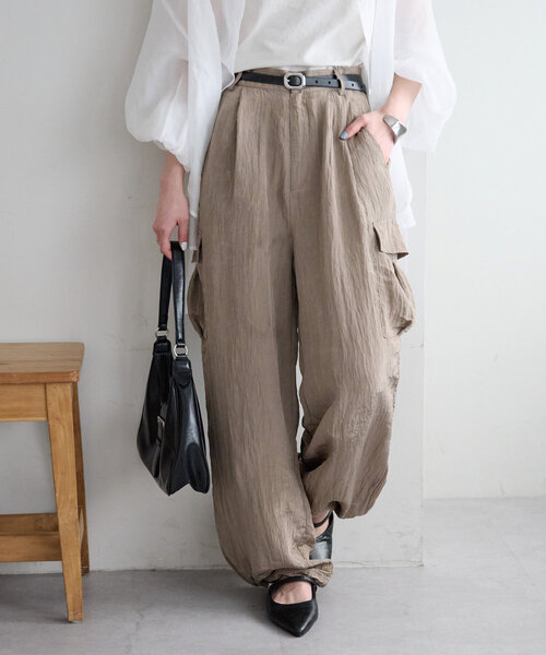 DISCOAT（ディスコート）の「ワッシャーサテンカーゴパンツ（その他パンツ・レディース・アイボリー/モカ・MEDIUM/LARGE）」の2枚目の写真