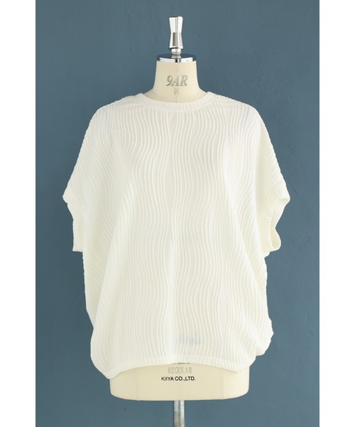 cawaii(カワイイ)の「ゆったりドルマンシルエットの柔らか流線カットソートップス(Tシャツ/カットソー・レディース・アイボリー/ブラック/グリーン・FREE)」の12枚目の写真