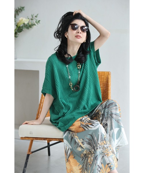cawaii(カワイイ)の「ゆったりドルマンシルエットの柔らか流線カットソートップス(Tシャツ/カットソー・レディース・アイボリー/ブラック/グリーン・FREE)」の7枚目の写真