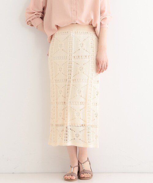 SHOO・LA・RUE(シューラルー)の「かぎ針風パッチワークが大人かわいいニットスカート(スカート・レディース・アイボリー/ベージュ/ブラック・00)」の1枚目の写真