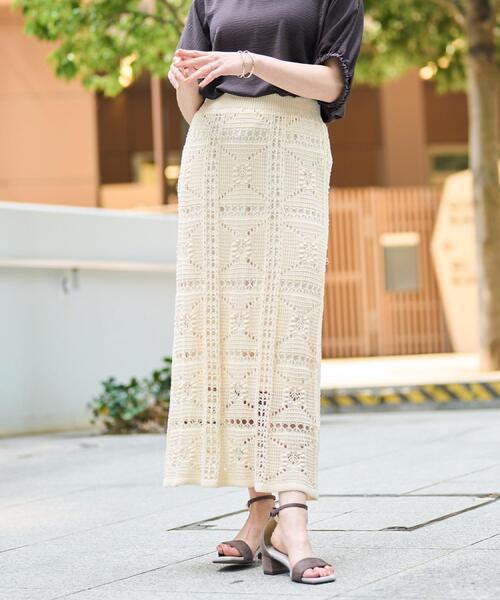 SHOO・LA・RUE(シューラルー)の「かぎ針風パッチワークが大人かわいいニットスカート(スカート・レディース・アイボリー/ベージュ/ブラック・00)」の18枚目の写真