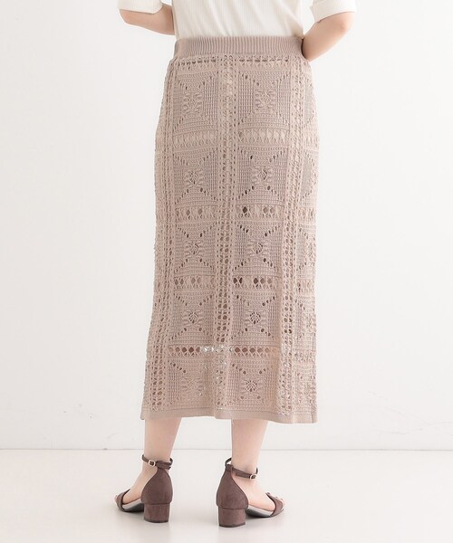 SHOO・LA・RUE(シューラルー)の「かぎ針風パッチワークが大人かわいいニットスカート(スカート・レディース・アイボリー/ベージュ/ブラック・00)」の5枚目の写真