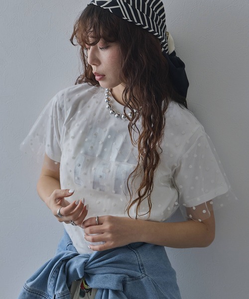 bohmal（ボマール）の「チュールレイヤード箔プリントTシャツ（Tシャツ/カットソー・レディース・ホワイト/ブラック/ホワイト×ブラック・FREE）」の2枚目の写真