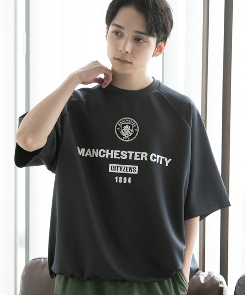 CORPUS SELECT(コーパストーキョー)の「【Manchester City/マンチェスターシティー】エンブレムロゴワッペン ラグランショートスリーブデザインTシャツ 裾ドロスト(Tシャツ/カットソー・メンズ・チャコールグレー/ブラック/ネイビー/ホワイト・M/L)」の2枚目の写真