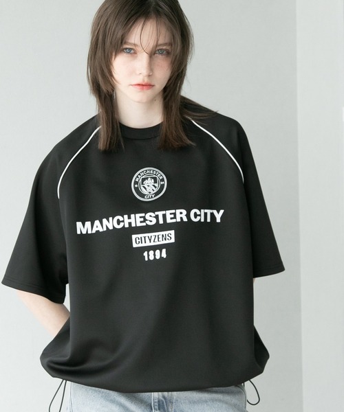 CORPUS SELECT(コーパストーキョー)の「【Manchester City/マンチェスターシティー】エンブレムロゴワッペン ラグランショートスリーブデザインTシャツ 裾ドロスト(Tシャツ/カットソー・メンズ・チャコールグレー/ブラック/ネイビー/ホワイト・M/L)」の12枚目の写真