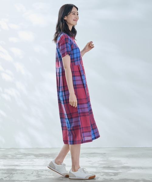 Arnold Palmer（アーノルドパーマー）の「マドラスチェック シャツワンピース（ワンピース・レディース・ブルー/ワイン/イエロー/ベージュ・S/L/M）」の15枚目の写真