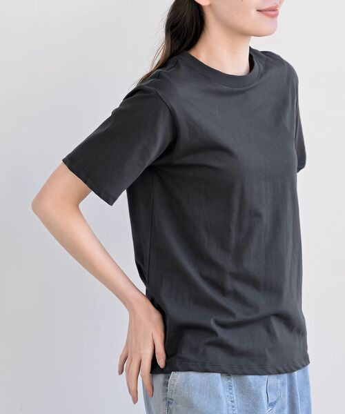 rps(アールピーエス)の「サイロコンパクトコットンベーシックT(Tシャツ/カットソー・レディース・ブラック/オフホワイト/アイボリー/ネイビー/ブラック系その他2/杢グレー/ホワイト系その他2・L/M)」の6枚目の写真