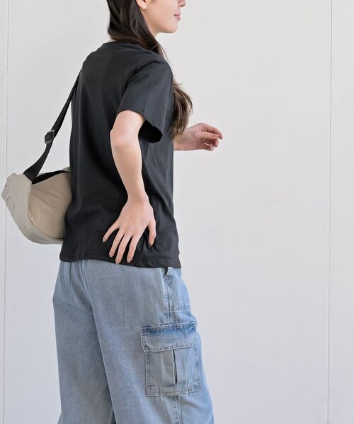 rps(アールピーエス)の「サイロコンパクトコットンベーシックT(Tシャツ/カットソー・レディース・ブラック/オフホワイト/アイボリー/ネイビー/ブラック系その他2/杢グレー/ホワイト系その他2・L/M)」の21枚目の写真