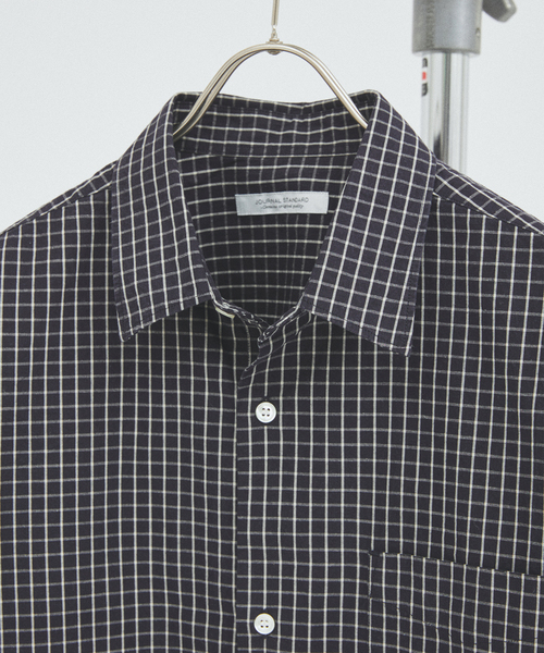 JOURNAL STANDARD（ジャーナルスタンダード）の「ミニ チェック クロップド 半袖 シャツ（シャツ/ブラウス・メンズ・ネイビー/ダークブルー/チャコールグレー/グレー・MEDIUM/LARGE）」の7枚目の写真