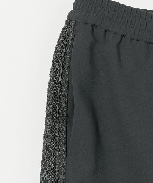 BEAUTY&YOUTH UNITED ARROWS(ビューティーアンドユースユナイテッドアローズ)の「サイドレース パンツ ーウォッシャブル-(その他パンツ・レディース・グレー系/ネイビー・S/M/XS)」の15枚目の写真