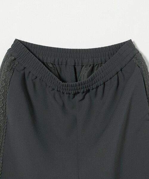 BEAUTY&YOUTH UNITED ARROWS(ビューティーアンドユースユナイテッドアローズ)の「サイドレース パンツ ーウォッシャブル-(その他パンツ・レディース・グレー系/ネイビー・S/M/XS)」の17枚目の写真